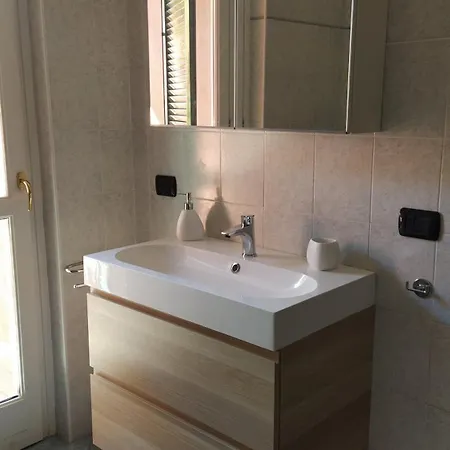 Camoscio With Private Garden 아파트