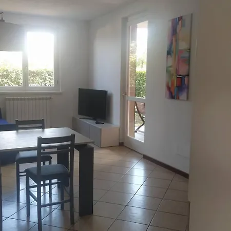 Camoscio With Private Garden アパート *